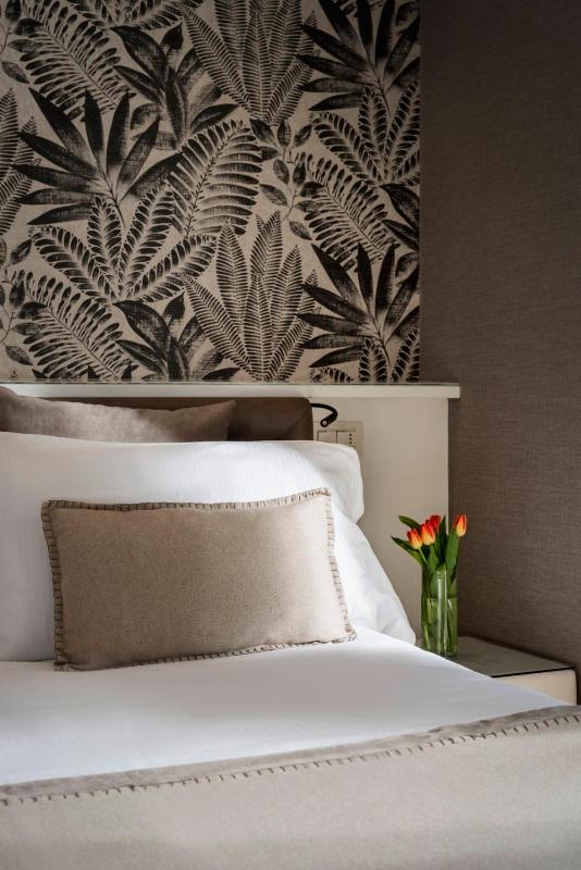 Switchable Room Option image 3