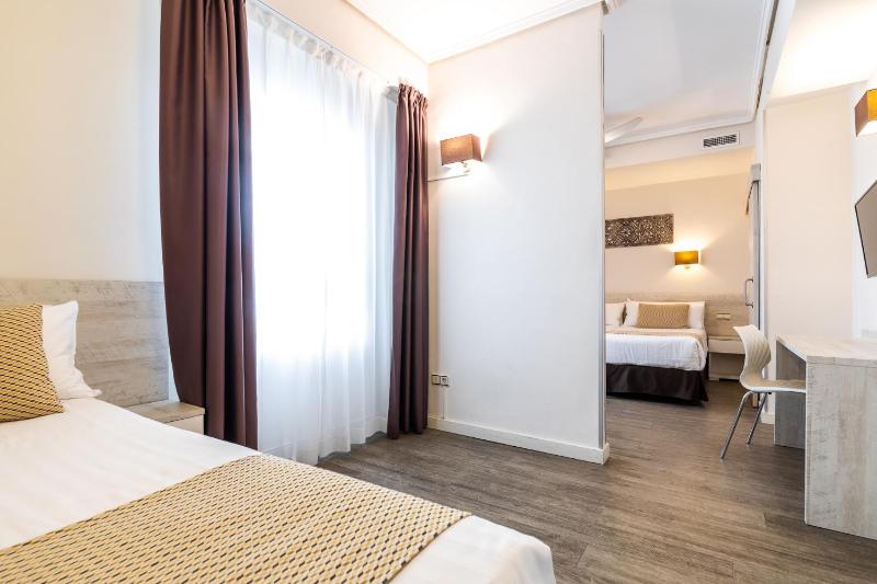 Sweet Hotel Continental - image 16