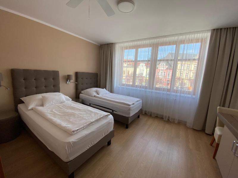 Twin Room image 1