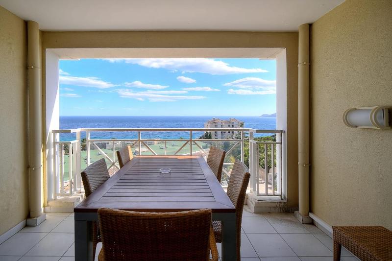 Upstays - 2 Br - sea view - Swimming pool - image 17