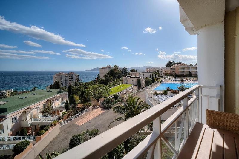 Upstays - 2 Br - sea view - Swimming pool - image 15