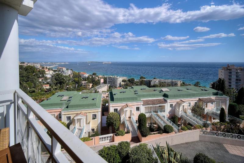 Upstays - 2 Br - sea view - Swimming pool - image 13