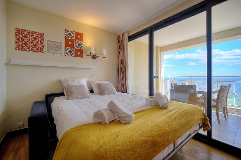Upstays - 2 Br - sea view - Swimming pool - image 28