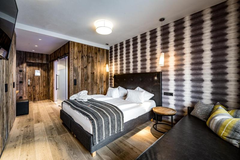 Deluxe Double Room with Shower image 1