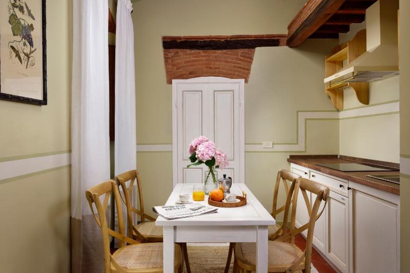 One-Bedroom Apartment (4 Adults) image 3