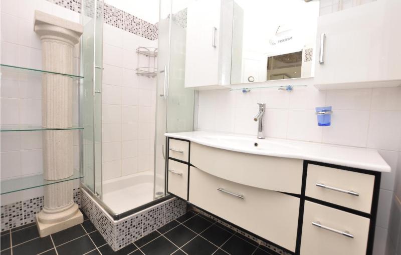 Stunning Apartment In Menton With Wifi - image 21