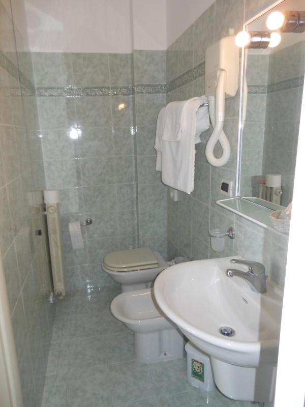 Small Double or Twin Room with Lake View image 2