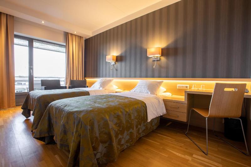 Superior Twin Room image 4
