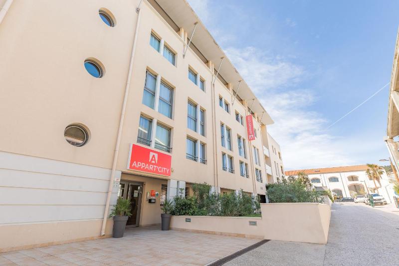 Appart'City Confort La Ciotat - Cote Port - image 29