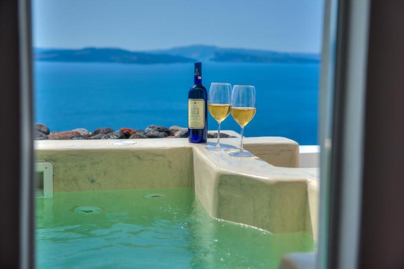 Kima Oia Suites - image 17