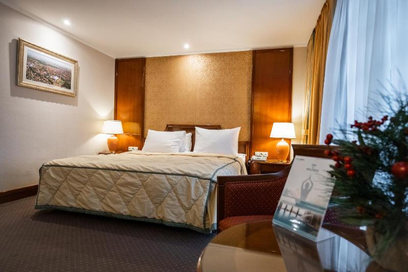 Deluxe Room image 4