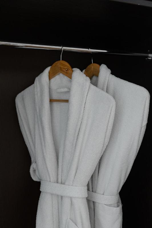 Deluxe Double or Twin Room with Sea View image 2