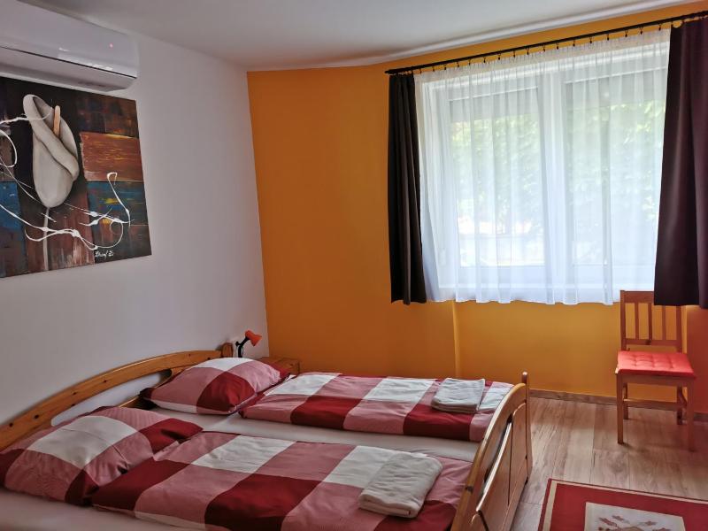 Double Room image 3
