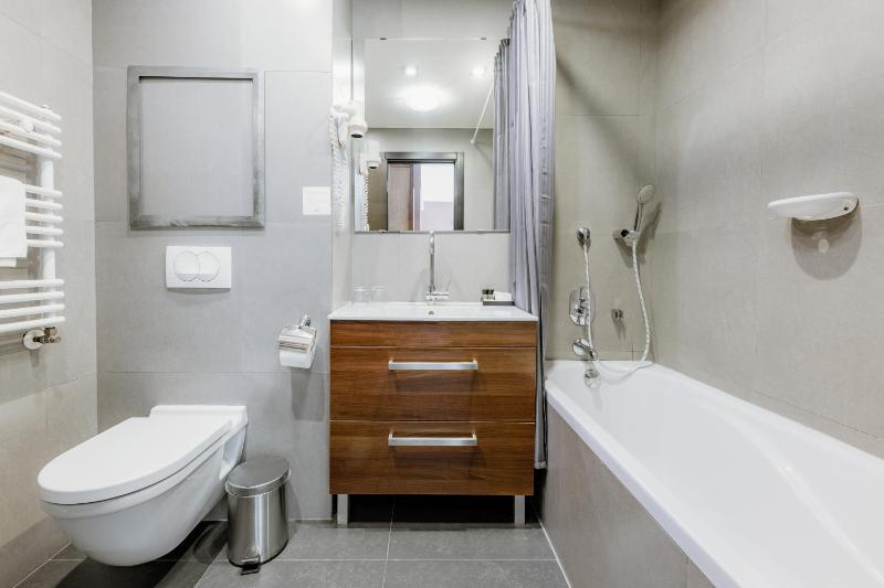 One-Bedroom Apartment with Spa Access for 2 people image 2