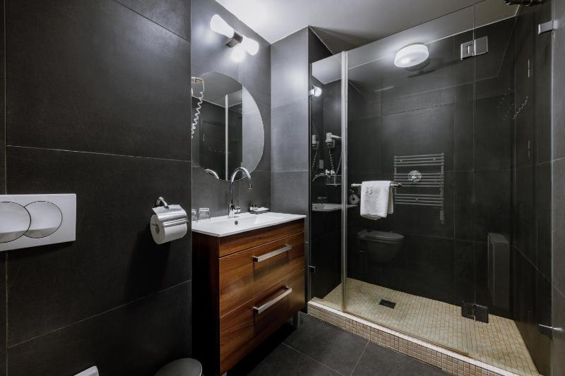 Double Room with Spa Access image 2
