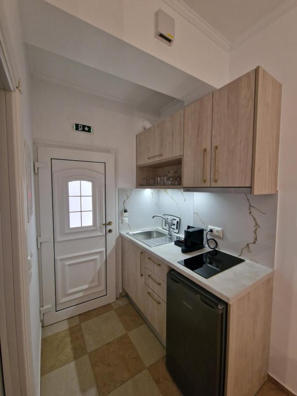 Deluxe Triple Room image 3