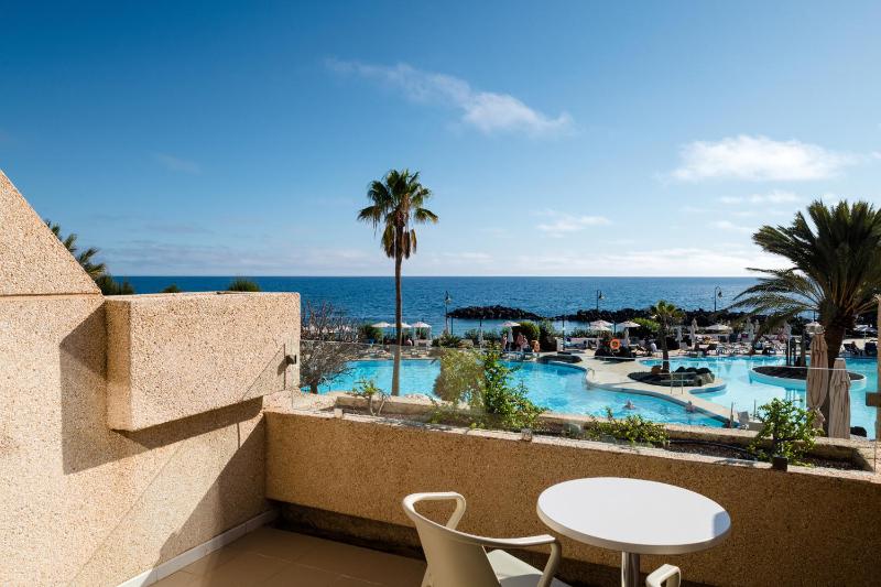 Double or Twin Room with Sea View (2 adults) image 3