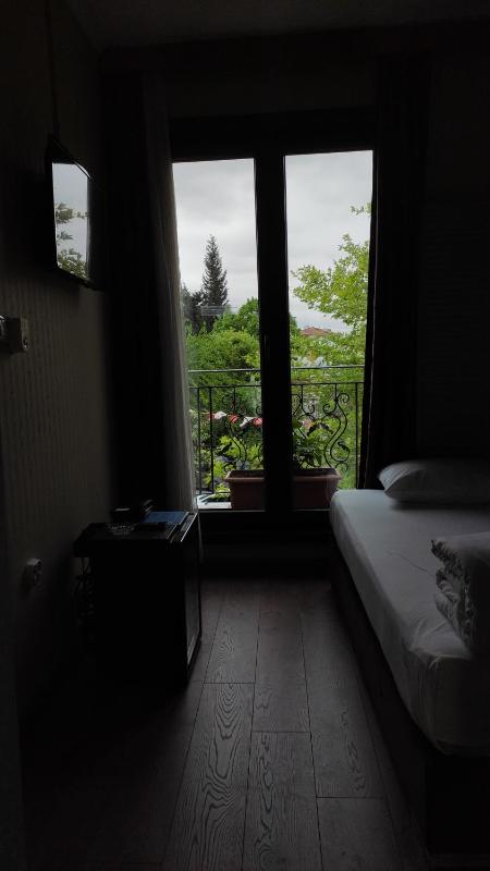 Standard Single Room image 4