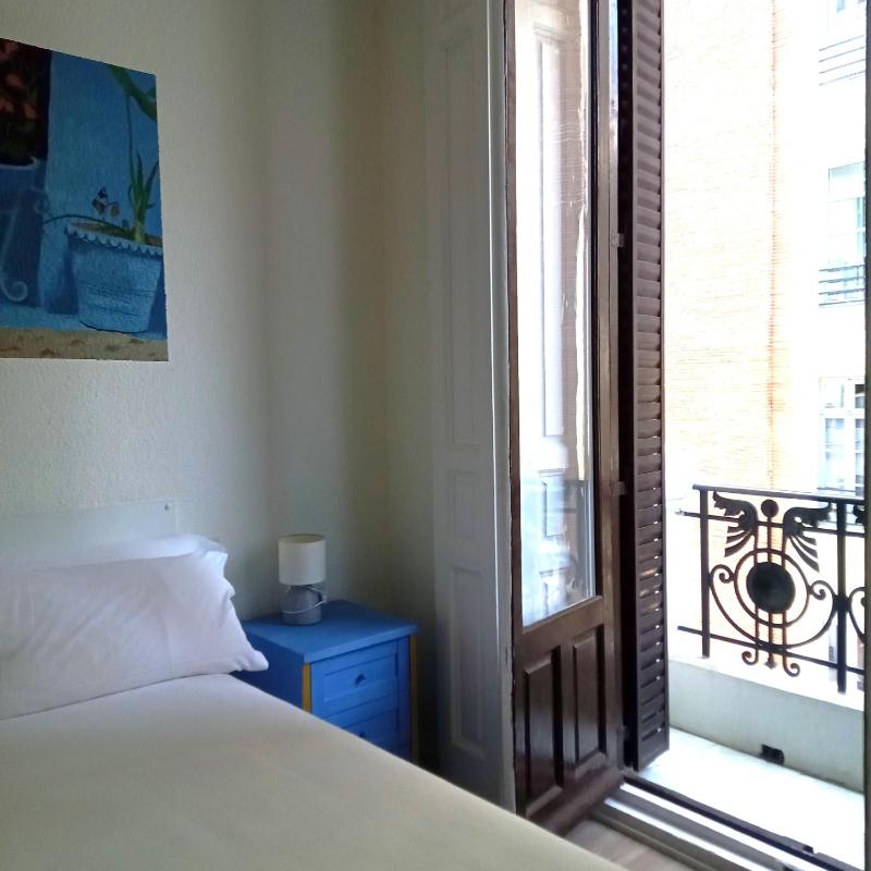 Double Room image 3