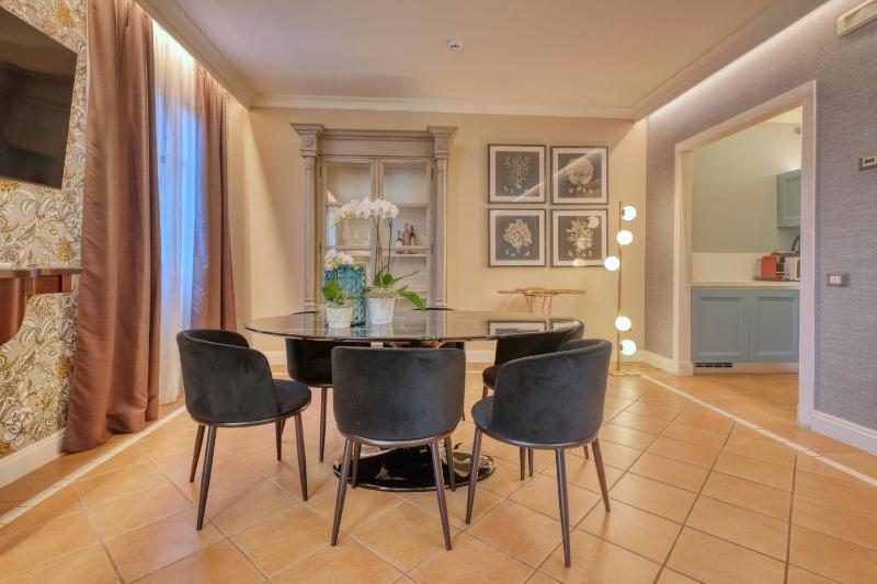 Two-Bedroom Apartment with Spa Bath and Private Pool  image 3