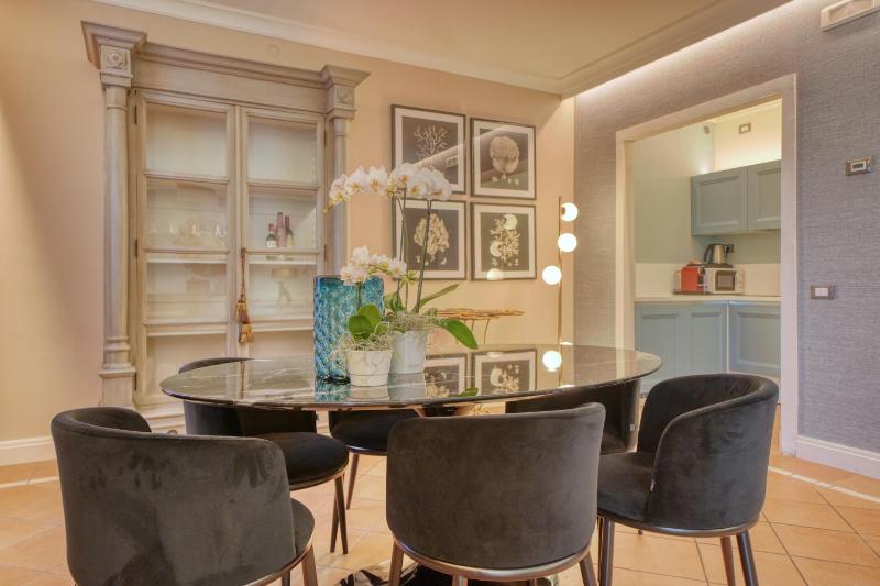 Two-Bedroom Apartment with Spa Bath and Private Pool  image 4