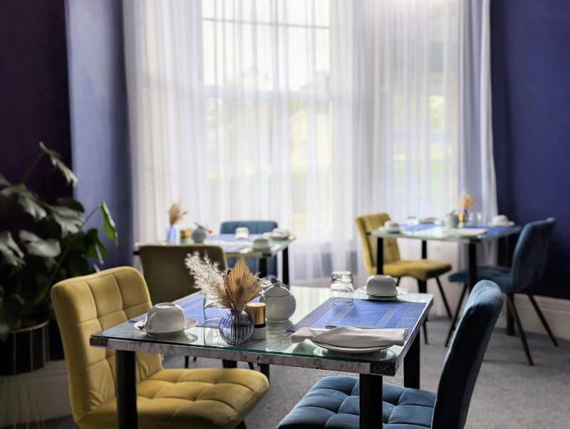 Luxury Double or Twin Room image 1