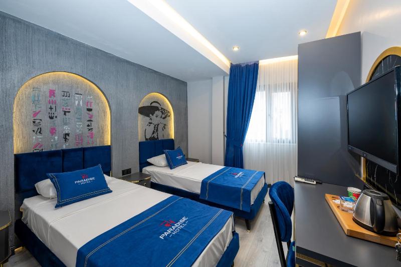 Double or Twin Room image 3