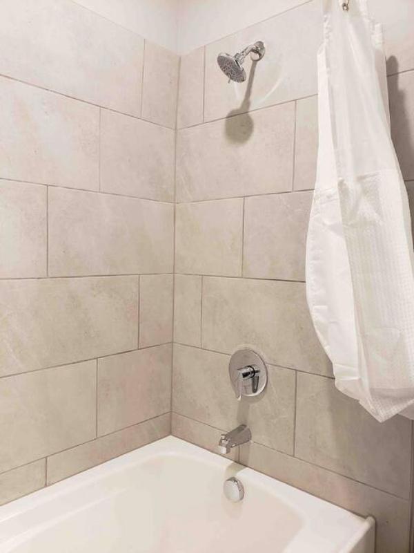 Monument Resort like amenities with King bd Qn bd Garage Fast WiFi Sleeps - image 2