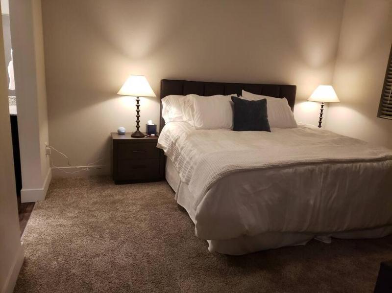 Monument Resort like amenities with King bd Qn bd Garage Fast WiFi Sleeps - image 31
