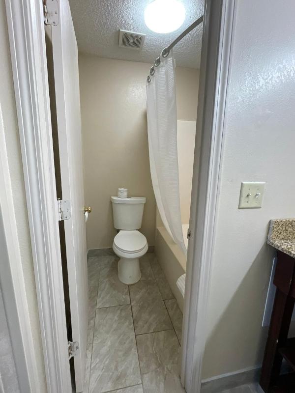 Deluxe Room image 3