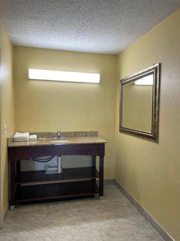 Deluxe Room image 4
