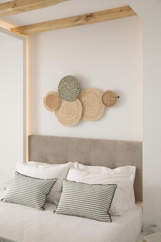 Deluxe Double Room image 3