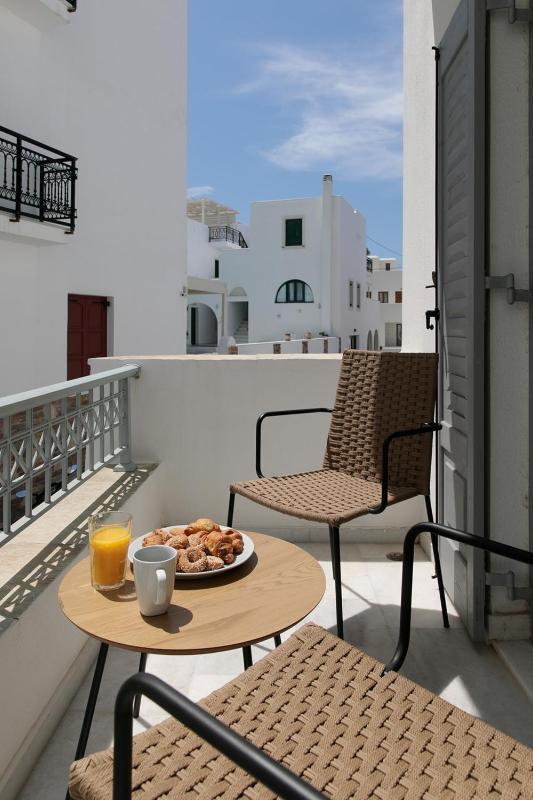 Deluxe Double Room image 2