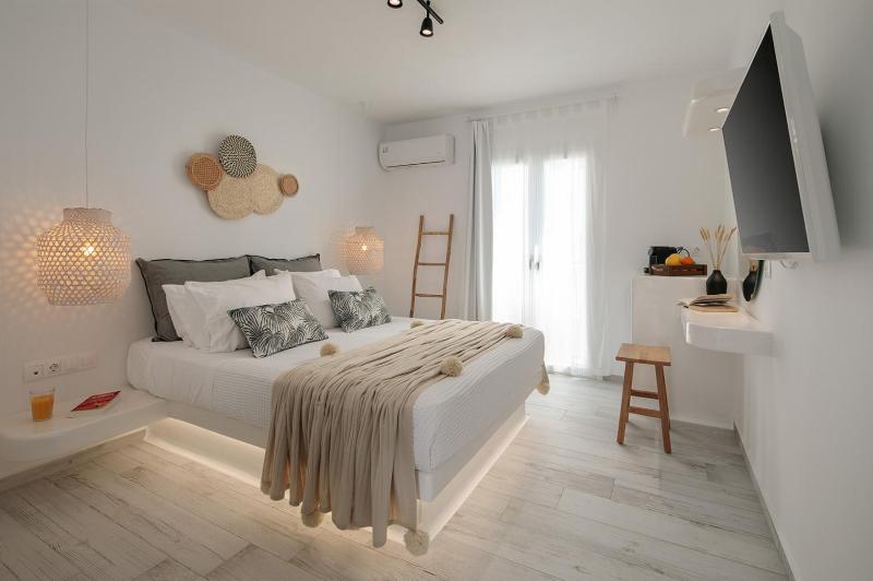 Standard Double Room image 1