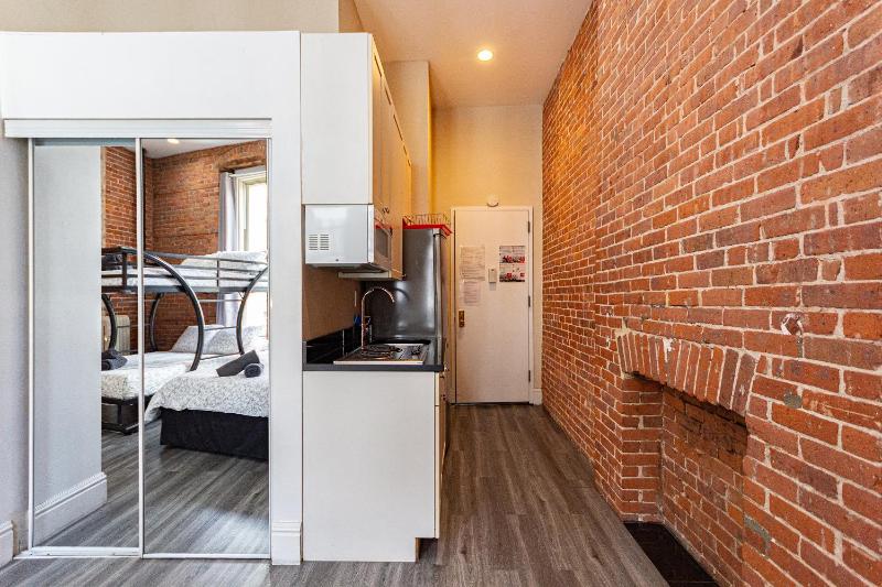 Studio Apartment image 4