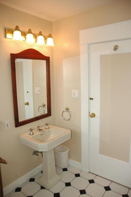 Windsor Guest House - image 13