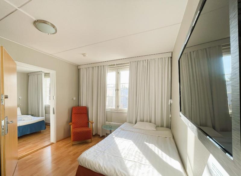 Two-Bedroom Suite image 4