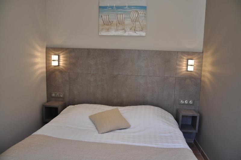 Quadruple Room with Terrace image 2