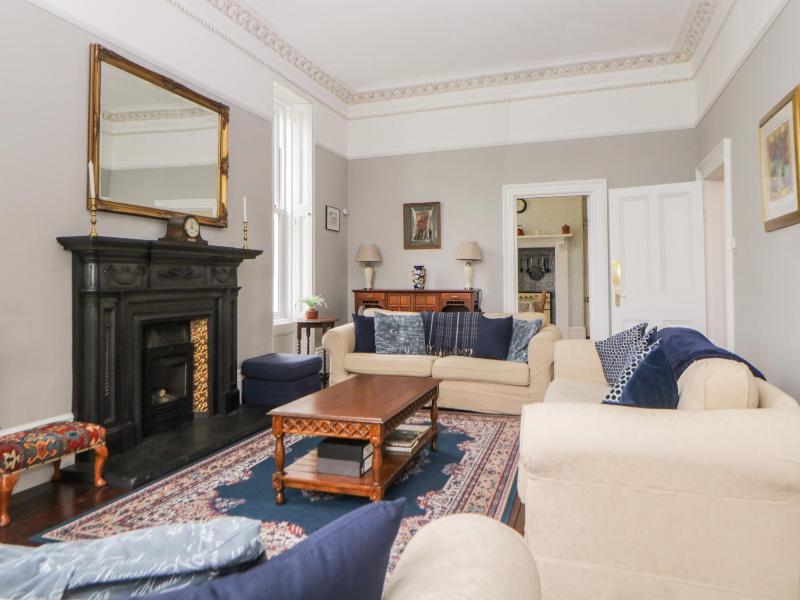 Holcombe House - image 3