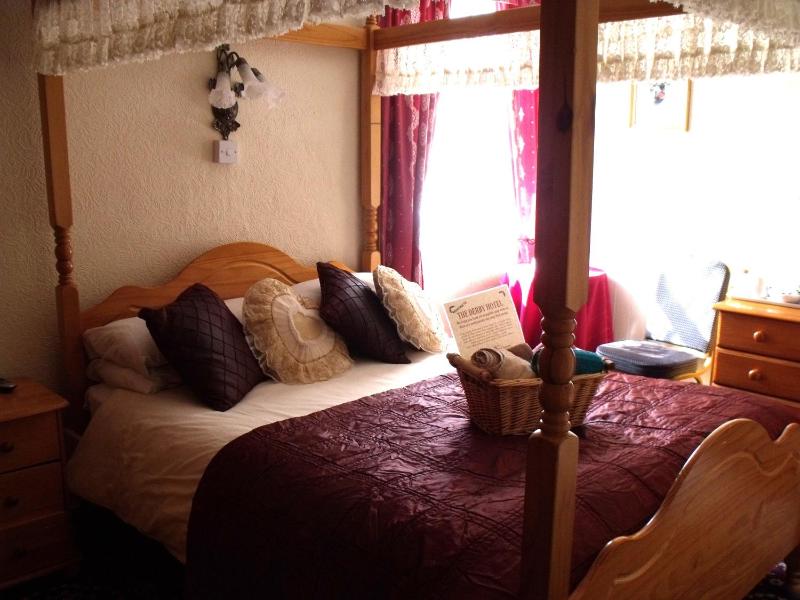 Deluxe Double Room with Shower image 4