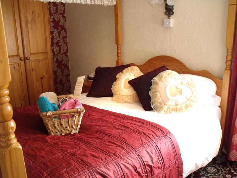 Deluxe Double Room with Shower image 3