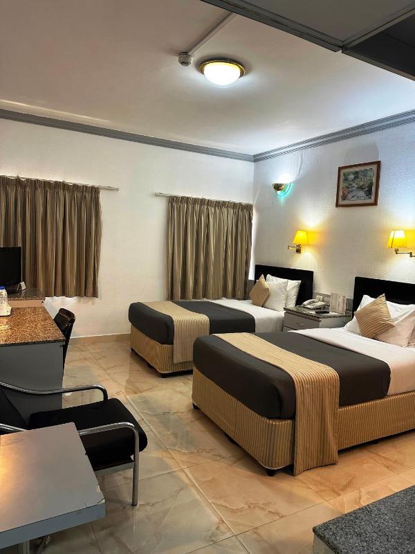 Standard Double or Twin Room image 4