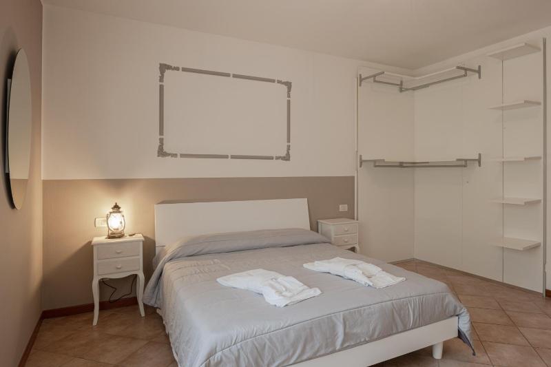 One-Bedroom Apartment image 2