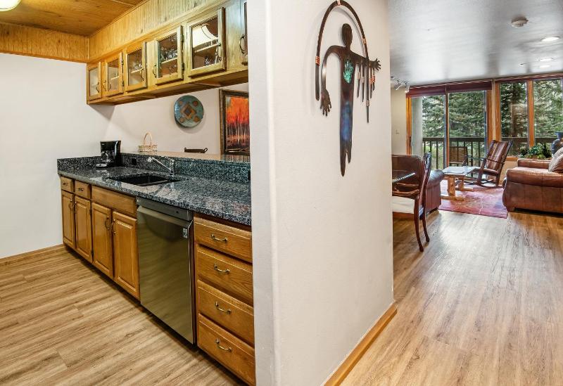 Townsend Place B103 condo - image 31