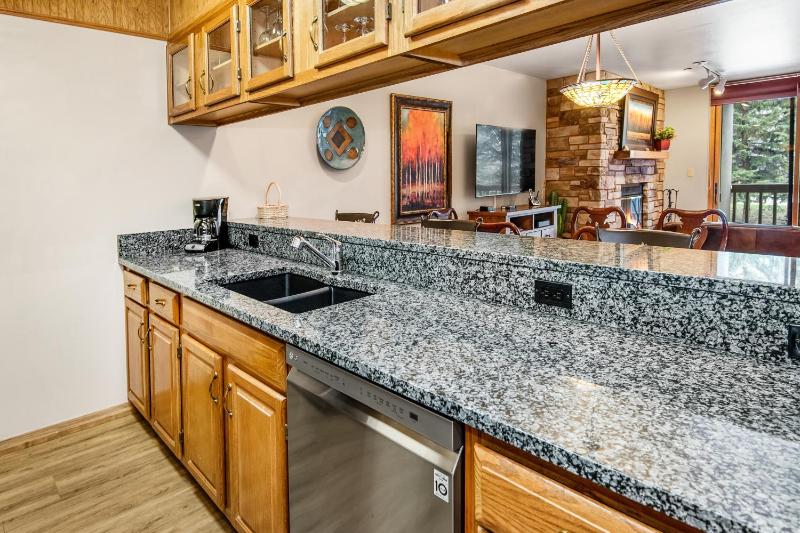 Townsend Place B103 condo - image 12