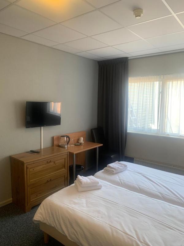 Budget Twin Room image 1