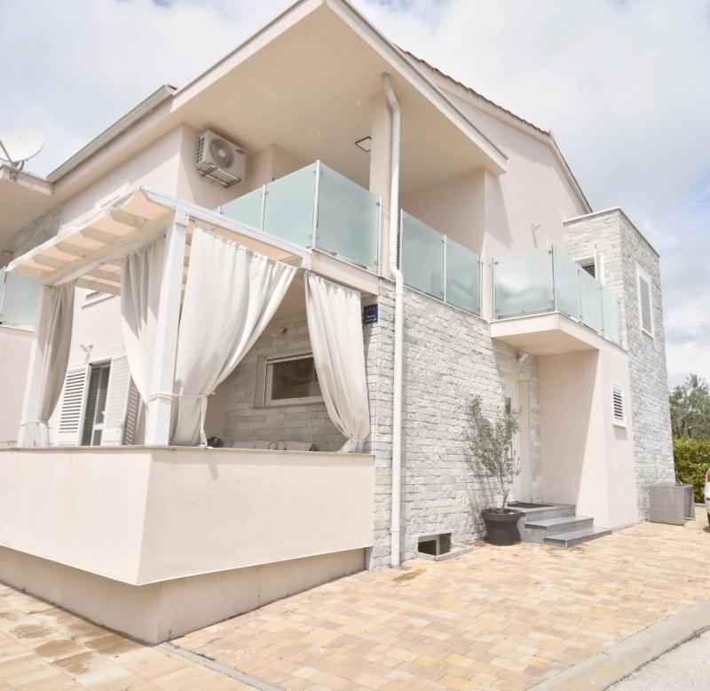 Apartment with Sea View image 2