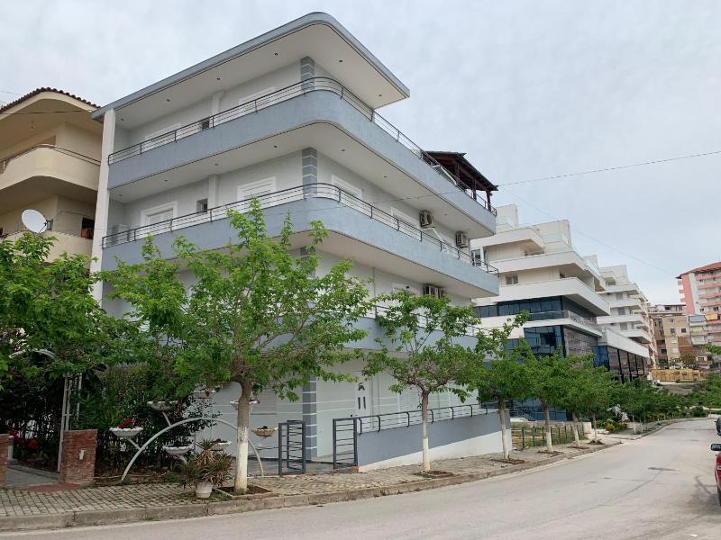 Maxus Apts - image 3