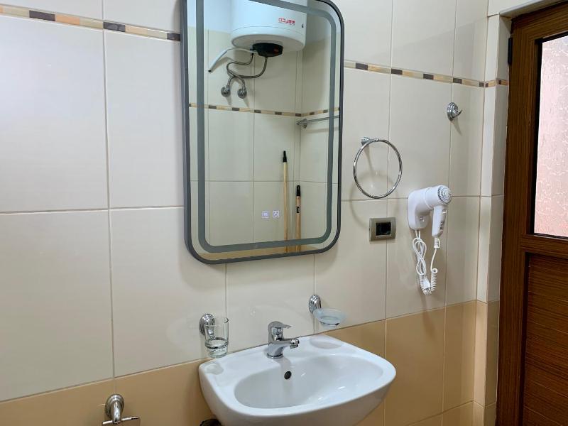 Bardhi Apts - image 5