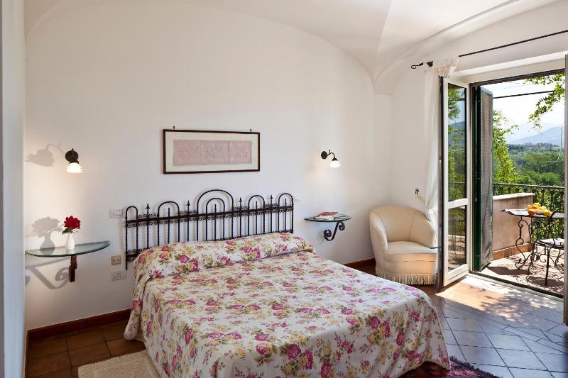 Superior Double Room image 3